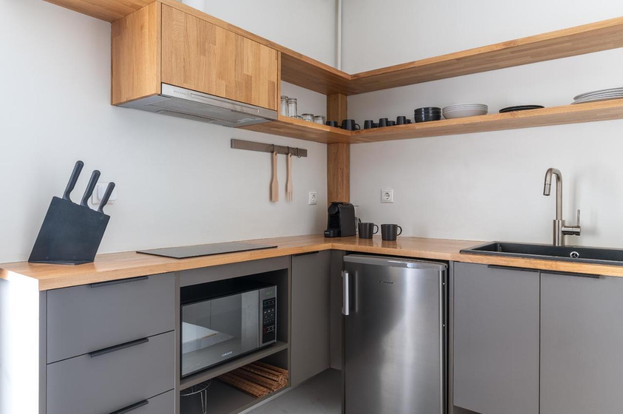 One-Bedroom Apartment Balcony 31