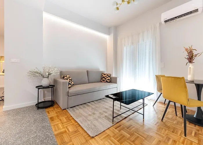 Phaedrus Living: Luxury Flat Panormou